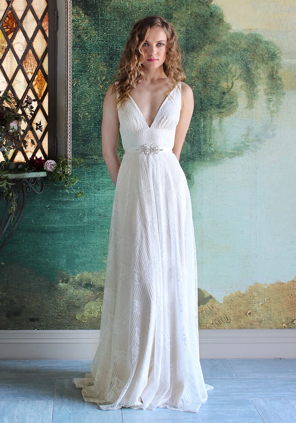Virginia - Romantique 2016 Collection. theweddingnotebook.com