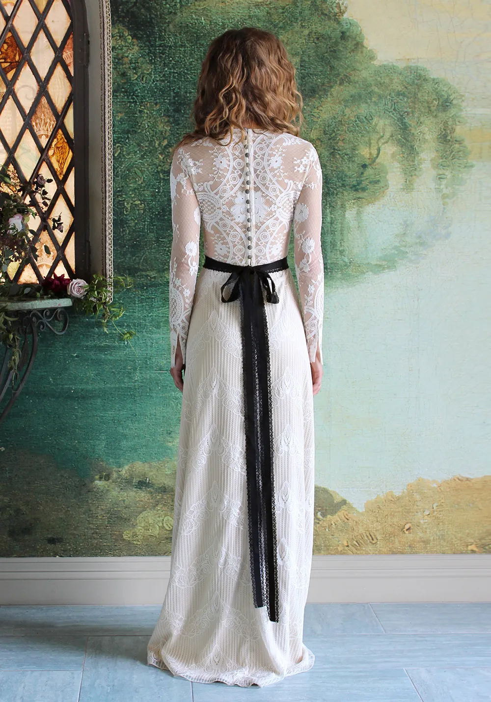 Winona - Romantique 2016 Collection. theweddingnotebook.com