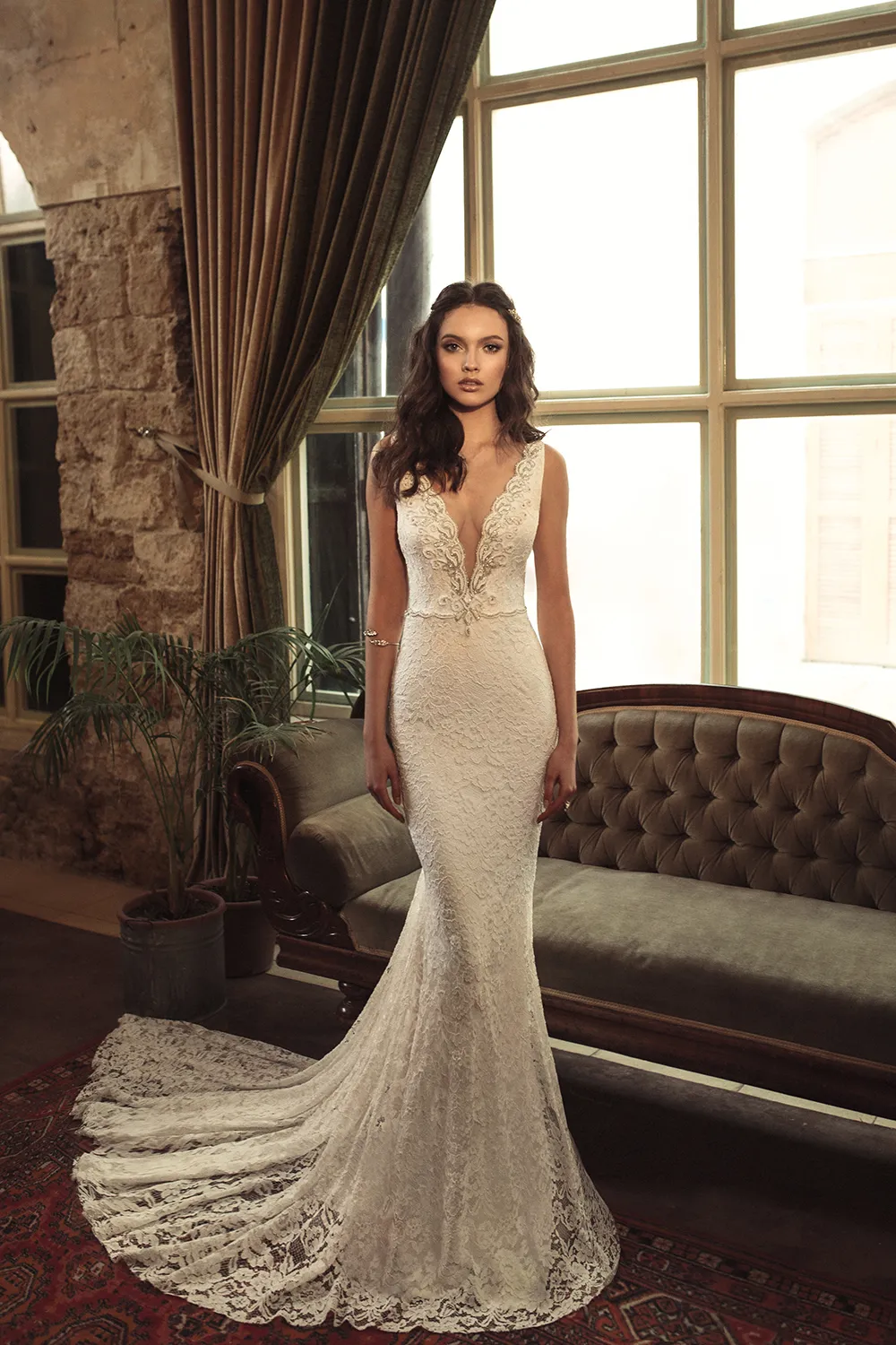 Romanzo by Julie Vino 2017 Bridal Collection. theweddingnotebook.com