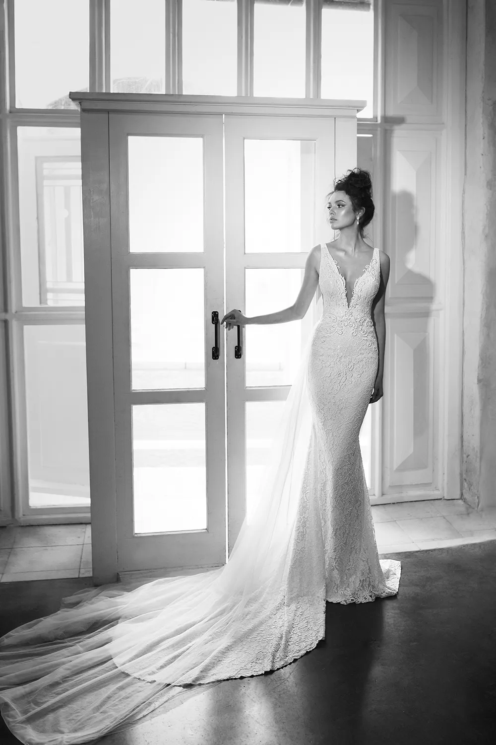 Romanzo by Julie Vino 2017 Bridal Collection. theweddingnotebook.com