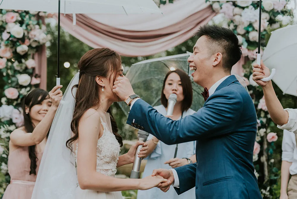 Photo by Twins Photography. theweddingnotebook.com