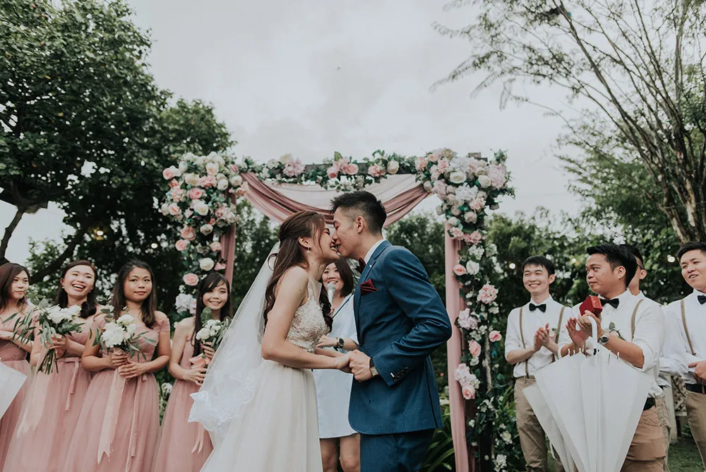 Photo by Twins Photography. theweddingnotebook.com