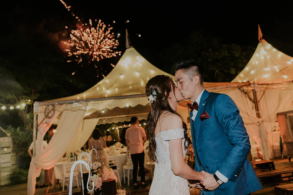 Photo by Twins Photography. theweddingnotebook.com