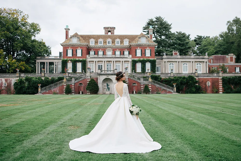 Laylee - Sareh Nouri Fall 2016 Collection. theweddingnotebook.com
