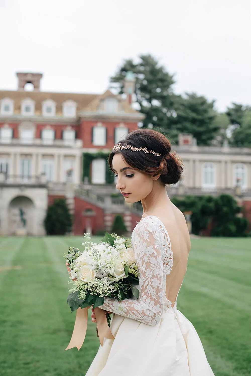 Laylee - Sareh Nouri Fall 2016 Collection. theweddingnotebook.com