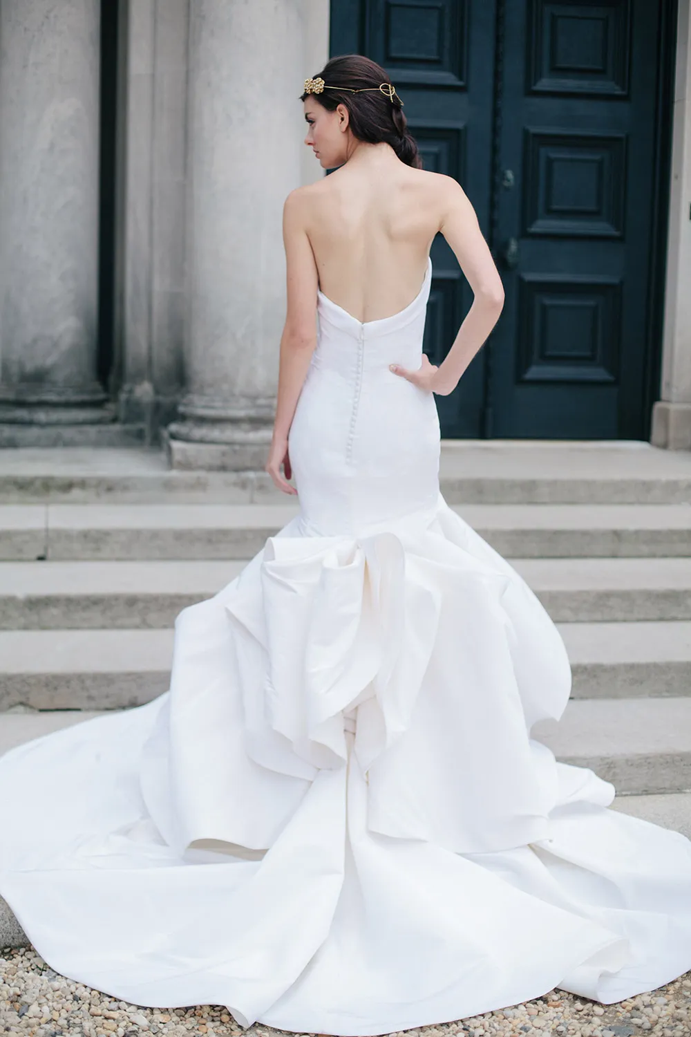 Artemis - Sareh Nouri Fall 2016 Collection. theweddingnotebook.com