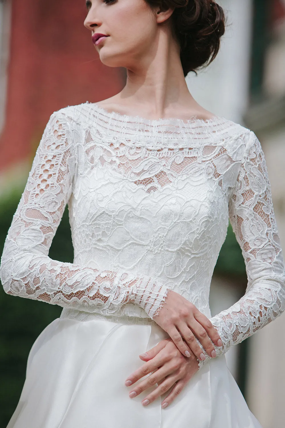 Mona Lisa - Ivory - Sareh Nouri Fall 2016 Collection. theweddingnotebook.com