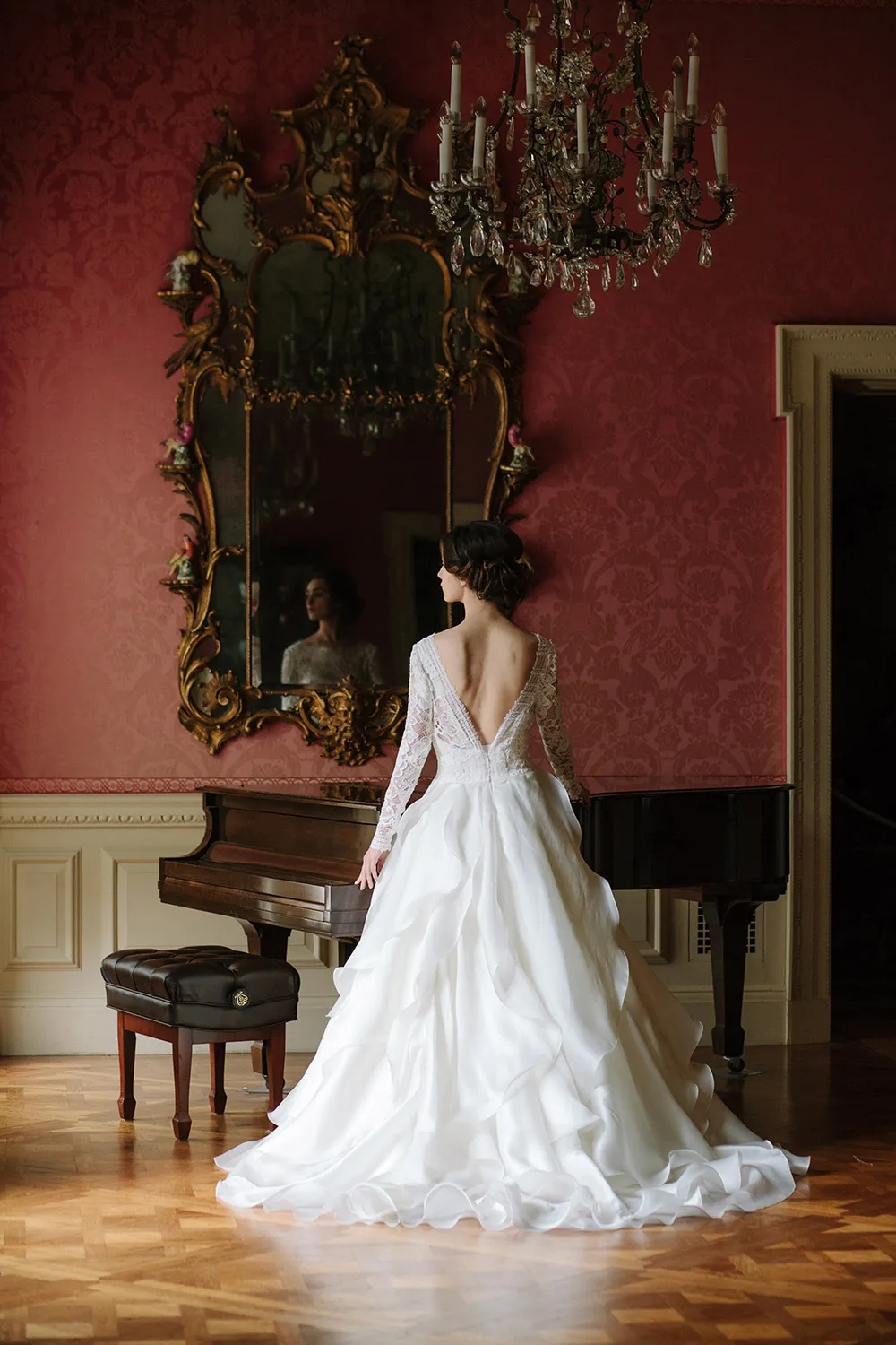 Mona Lisa - Ivory - Sareh Nouri Fall 2016 Collection. theweddingnotebook.com