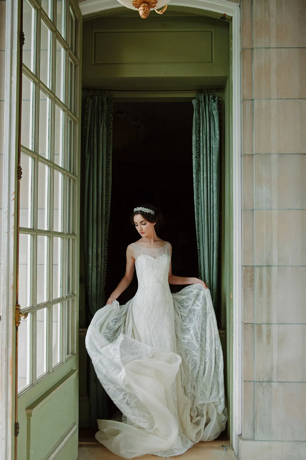 Shiraz - Sareh Nouri Fall 2016 Collection. theweddingnotebook.com