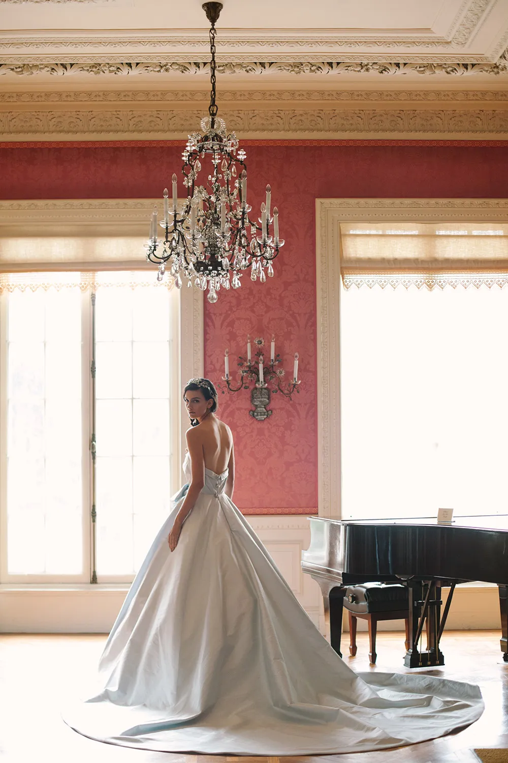 Yasmine - Sareh Nouri Fall 2016 Collection. theweddingnotebook.com