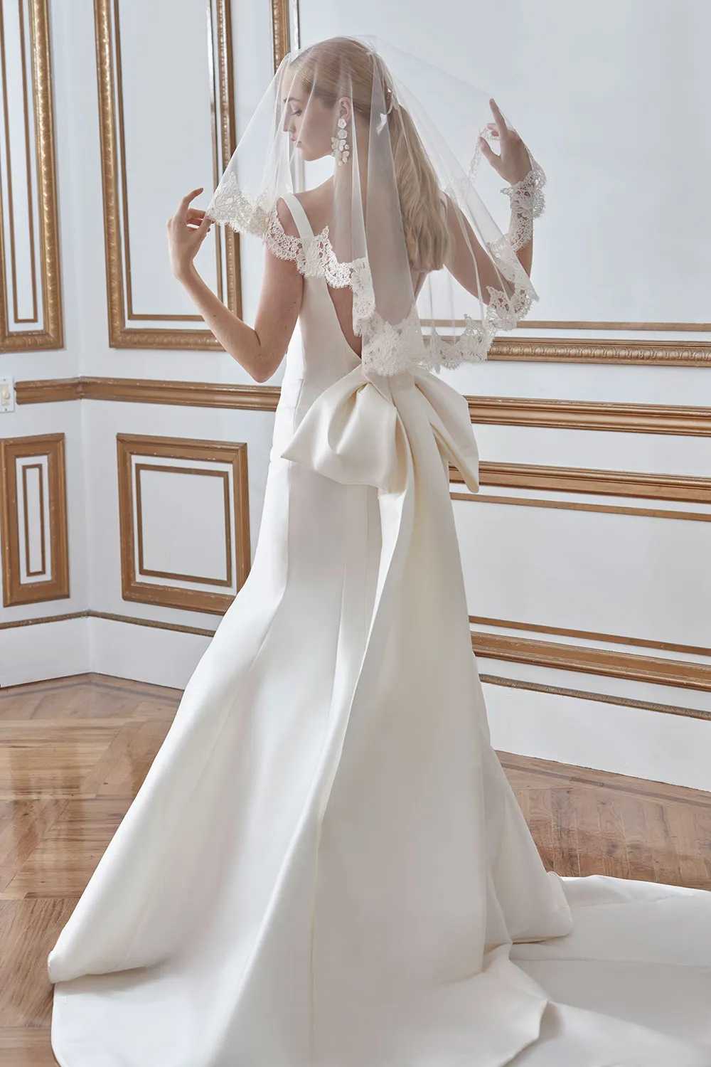 Sareh Nouri New York Fall 2021 Collection. theweddingnotebook.com