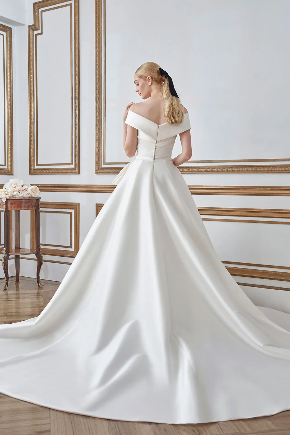 Sareh Nouri New York Fall 2021 Collection. theweddingnotebook.com