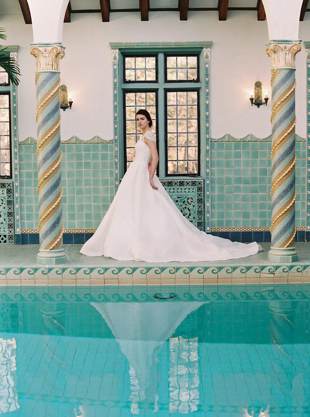 Aster: Sareh Nouri – New York Spring 2017 Bridal Collection. theweddingnotebook.com