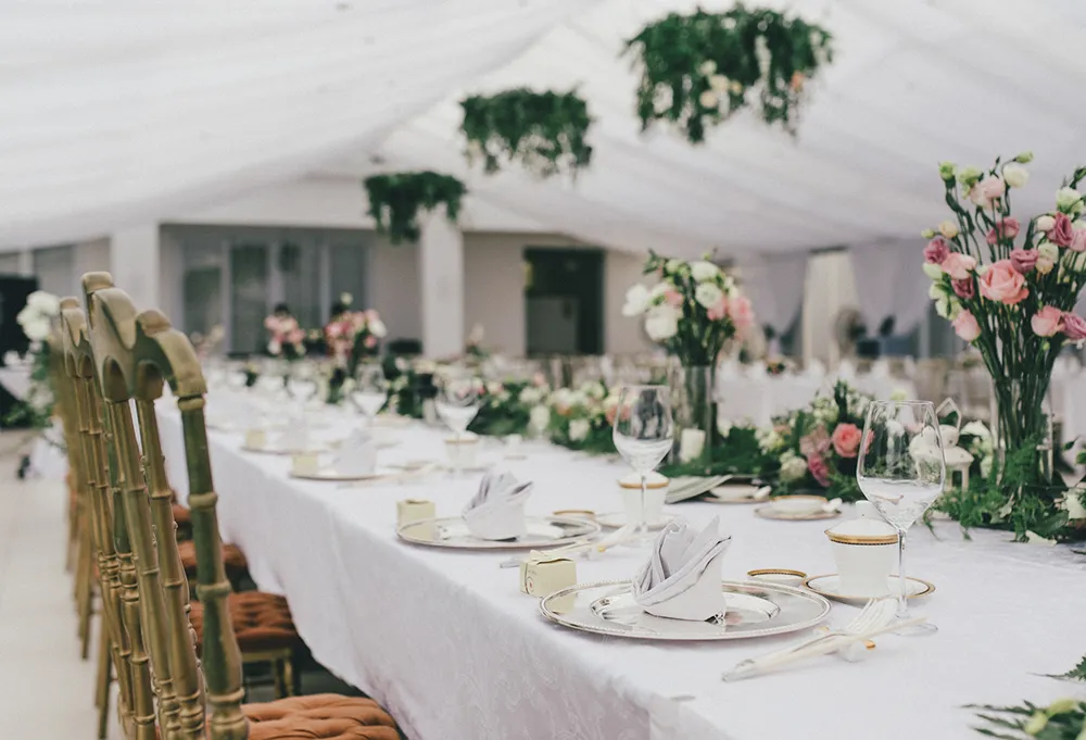 Photo by Andy Phe Photography. theweddingnotebook.com