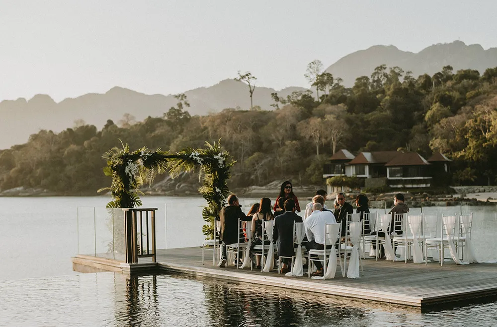 Photo by Trees On The Moon. theweddingnotebook.com