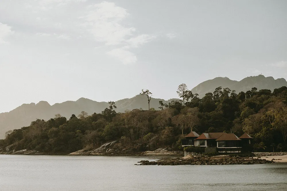 Photo by Trees On The Moon. theweddingnotebook.com