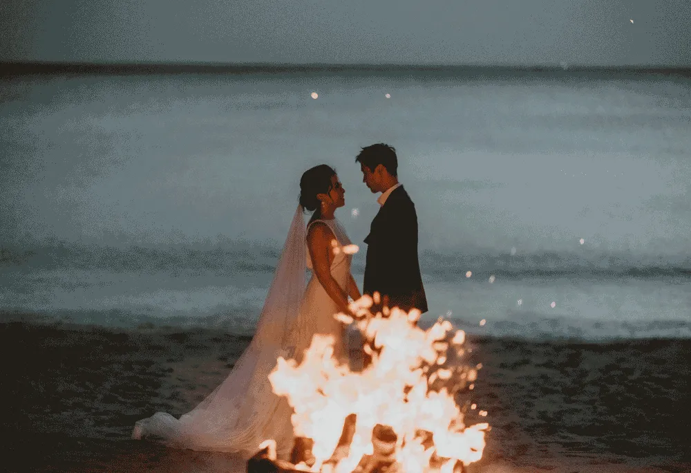 Photo by Fire Wood & Earth. theweddingnotebook.com