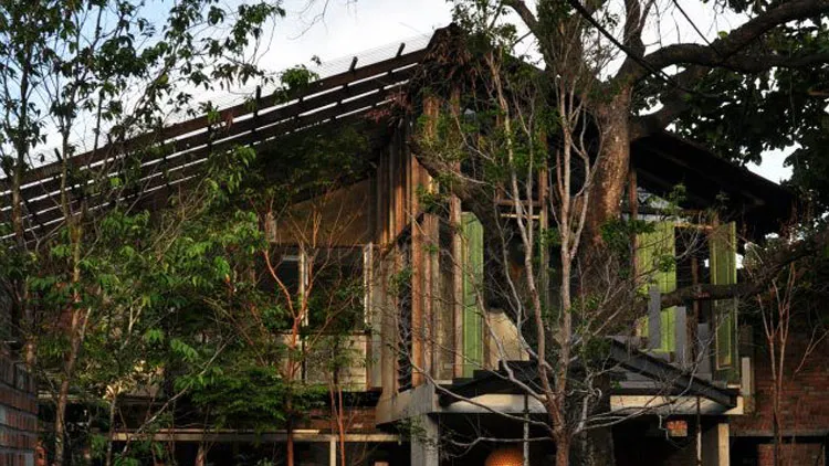 Sekeping Tenggiri, Bangsar