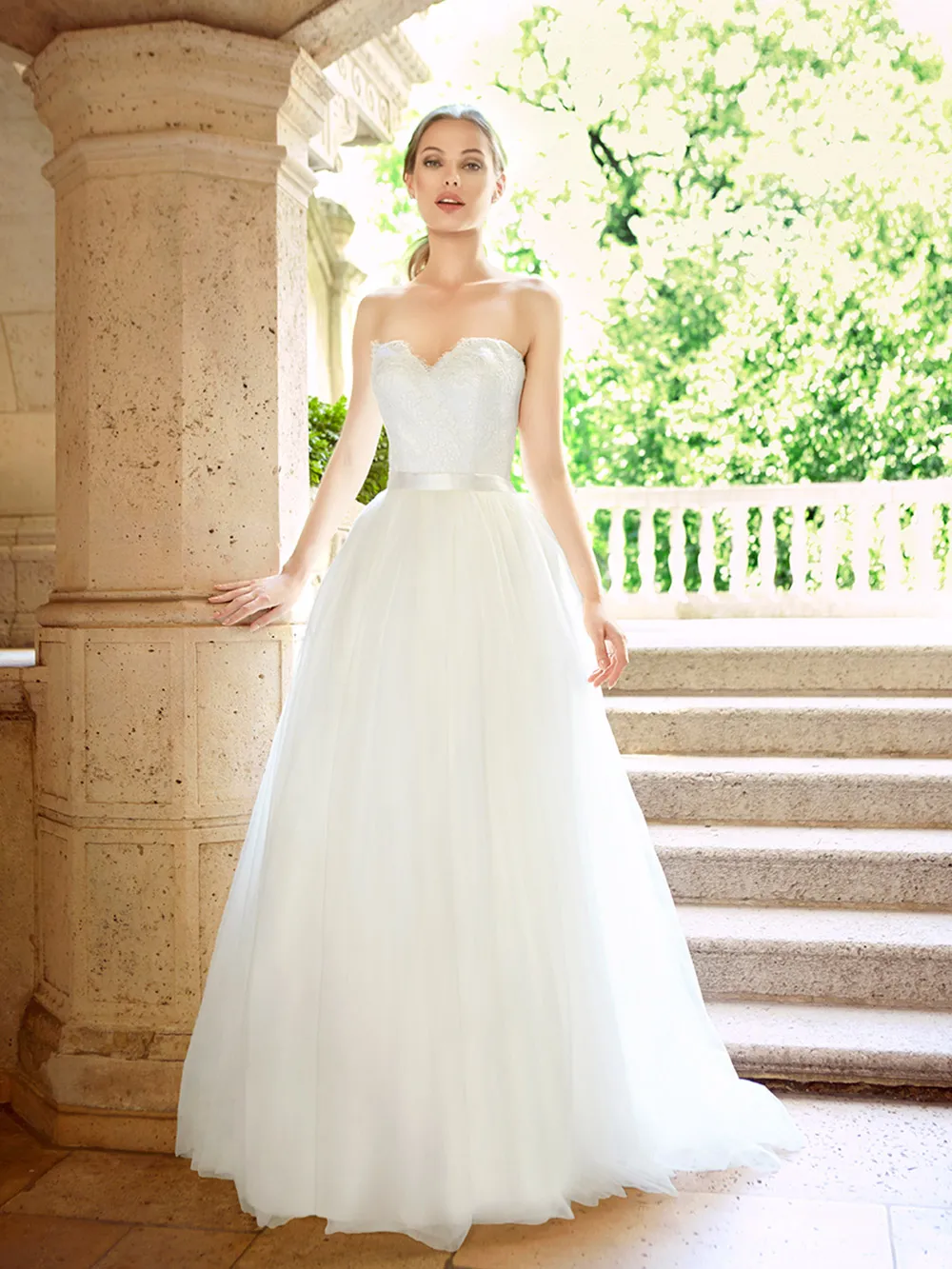 Simply Val Stefani Spring 2017 Collection. theweddingnotebook.com