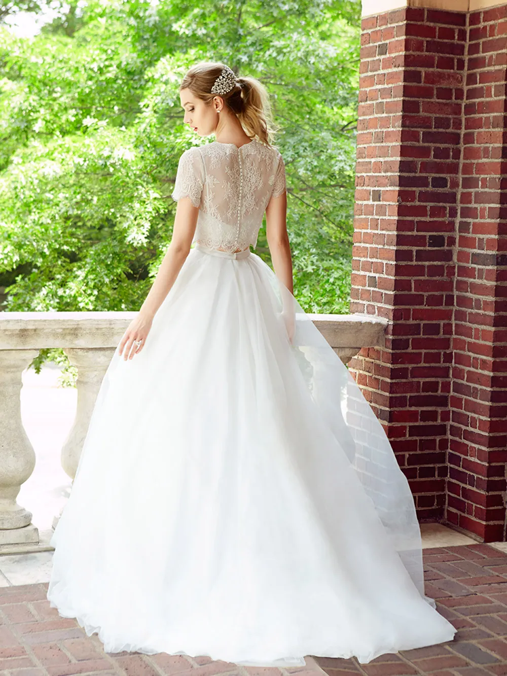 Simply Val Stefani Spring 2017 Collection. theweddingnotebook.com