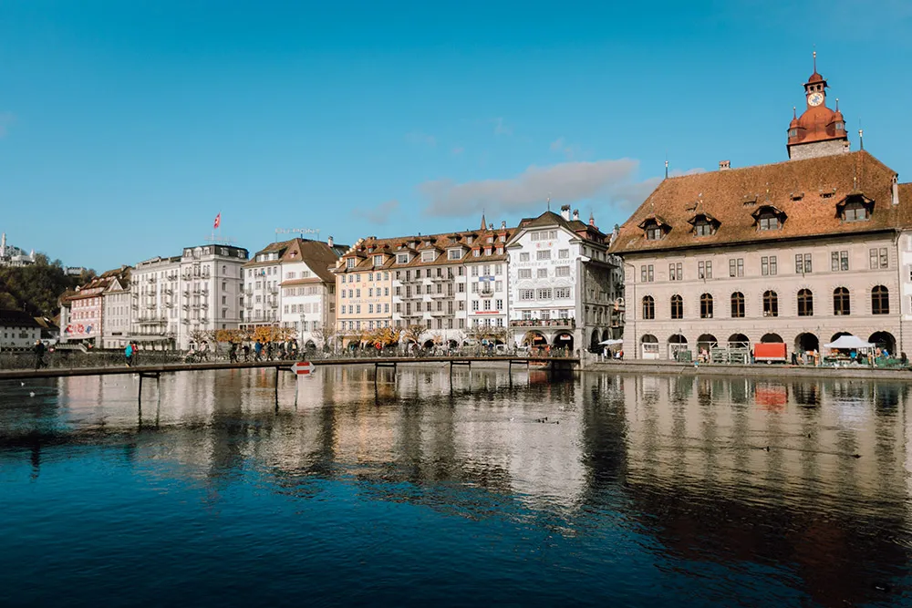 Photo by Jackie Yong Photography. theweddingnotebook.com