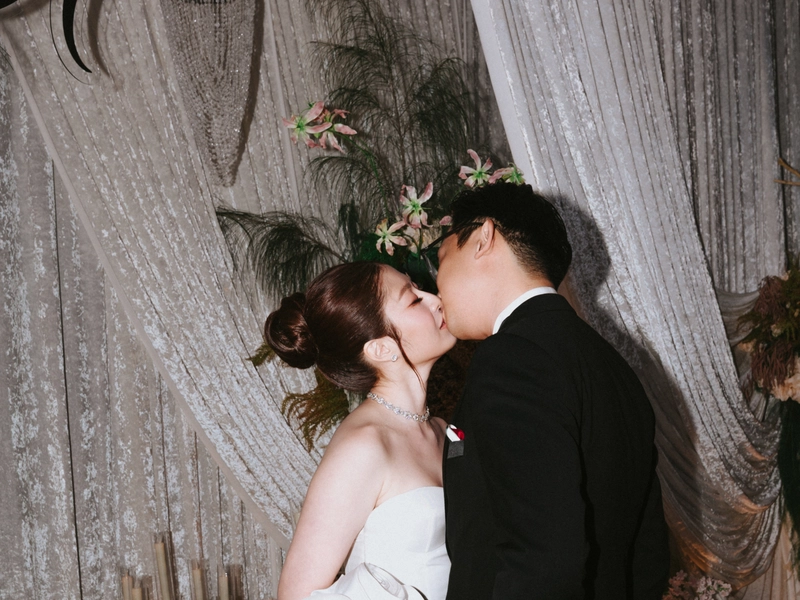 Sofitel KL Damansara Wedding with Opulent Embroidery and Blooming Florals