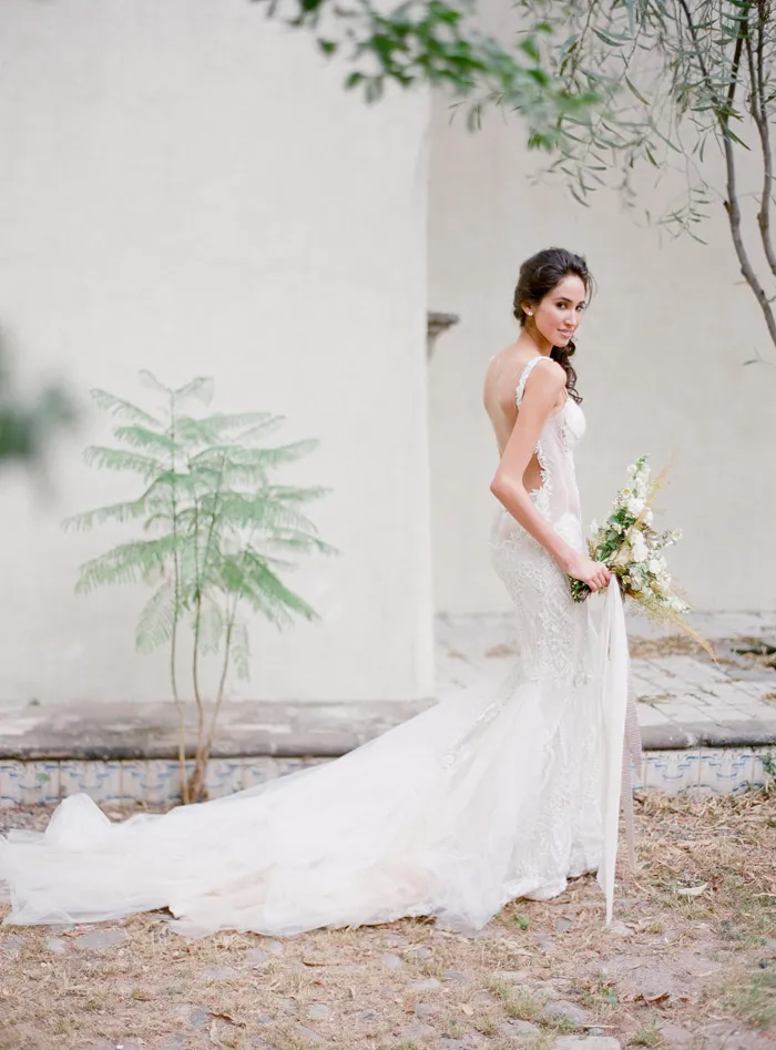 Jose Villa Photography. Gown by Galia Lahav. theweddingnotebook.com