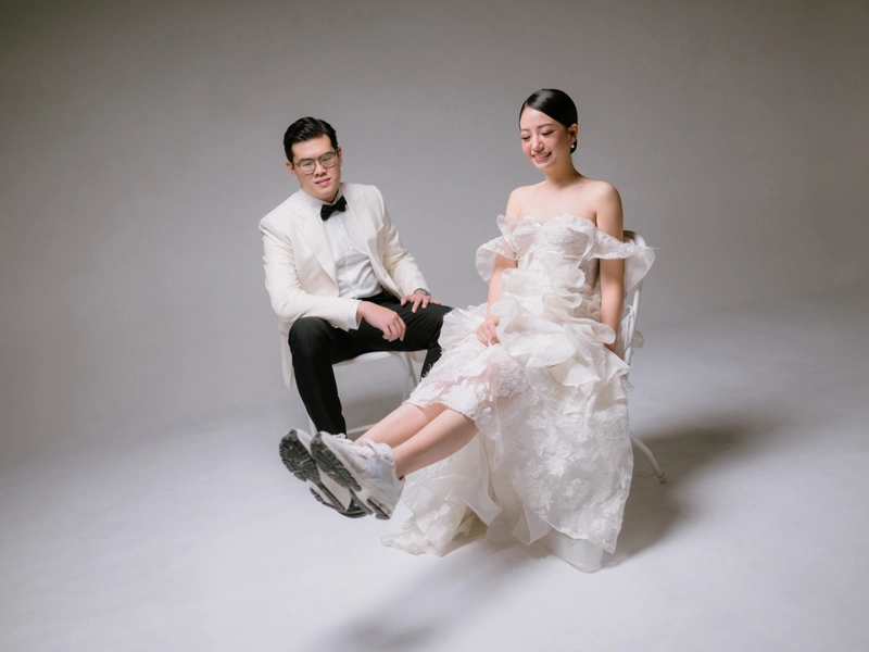 Sophisticated and Chic Indoor Pre-Wedding Photoshoot