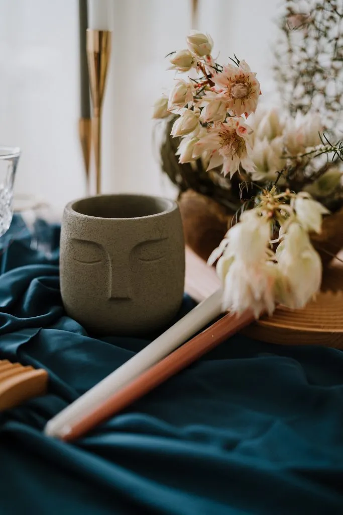 Juan Moley Photologue. Styling by Med Karlek. HDB styled shoot. theweddingnotebook.com