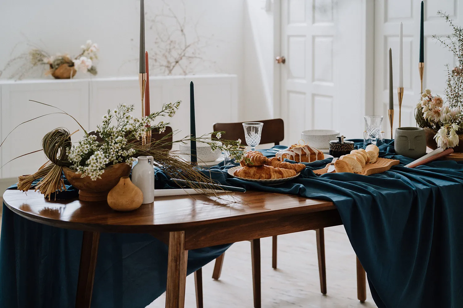 Juan Moley Photologue. Styling by Med Karlek. HDB styled shoot. theweddingnotebook.com