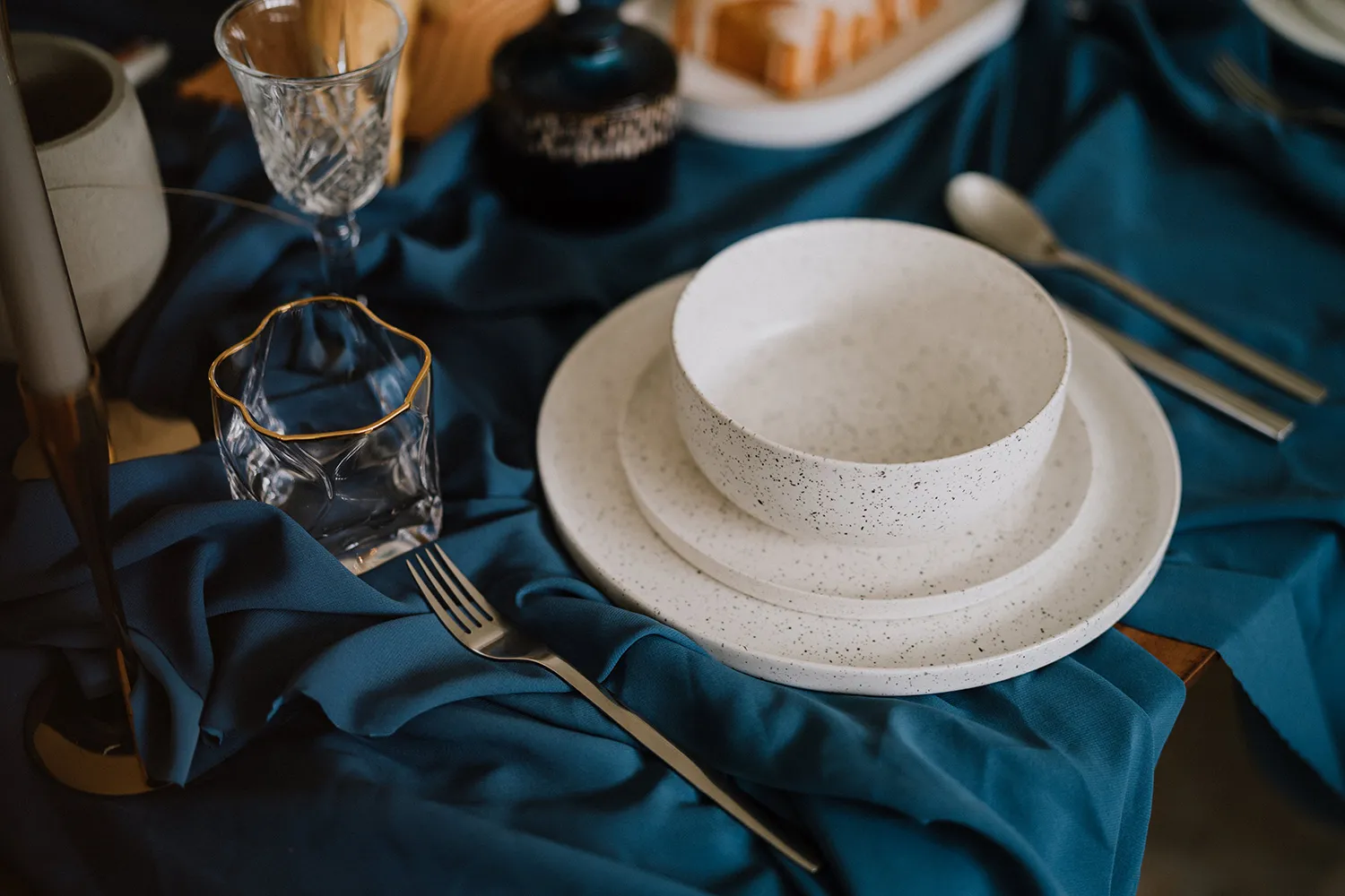 Juan Moley Photologue. Styling by Med Karlek. HDB styled shoot. theweddingnotebook.com