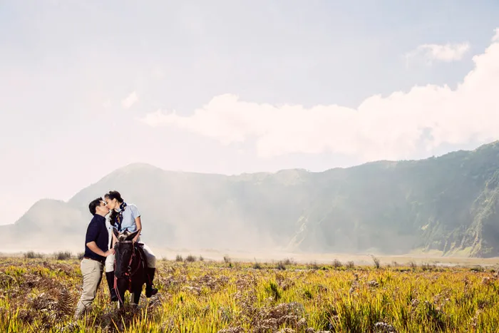Photography by Ivan of Axioo. theweddingnotebook.com