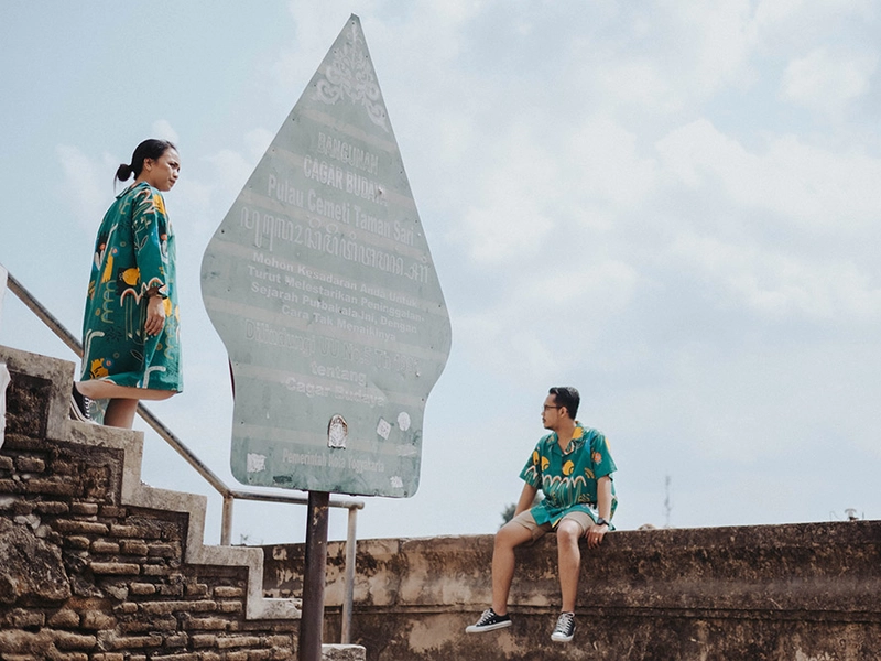 Spirited and Heartwarming Bridal Portraits in Charming Yogyakarta, Indonesia