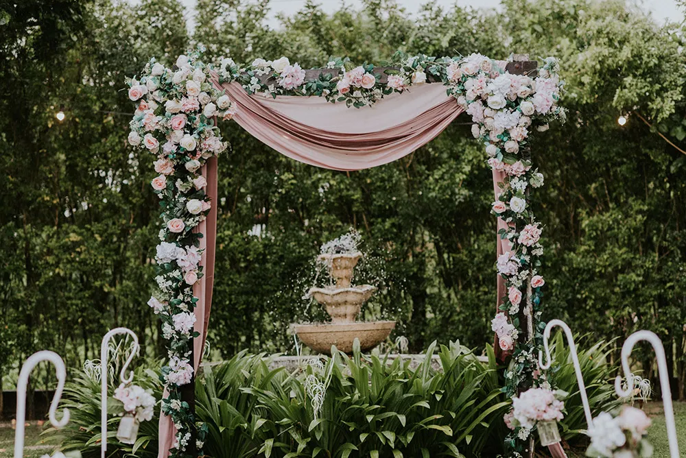 Photo by Twins Photography. theweddingnotebook.com