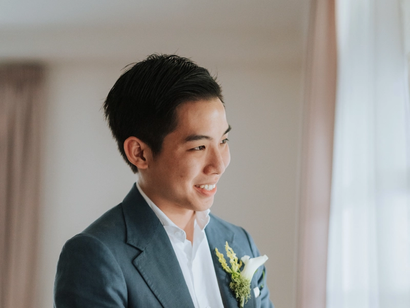 Stylish Groom Looks for a Tropical Wedding: Embracing the Heat with Flair