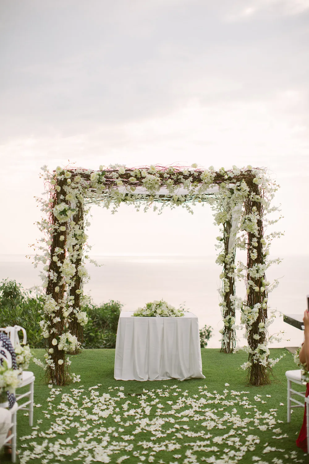 Paresa Phuket destination wedding. Photo by Nigel Lim Photography. theweddingnotebook.com