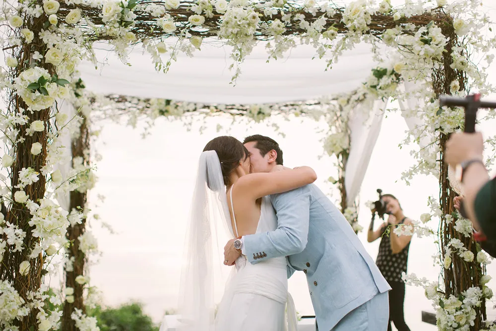 Photo by Nigel Lim Photography. theweddingnotebook.com