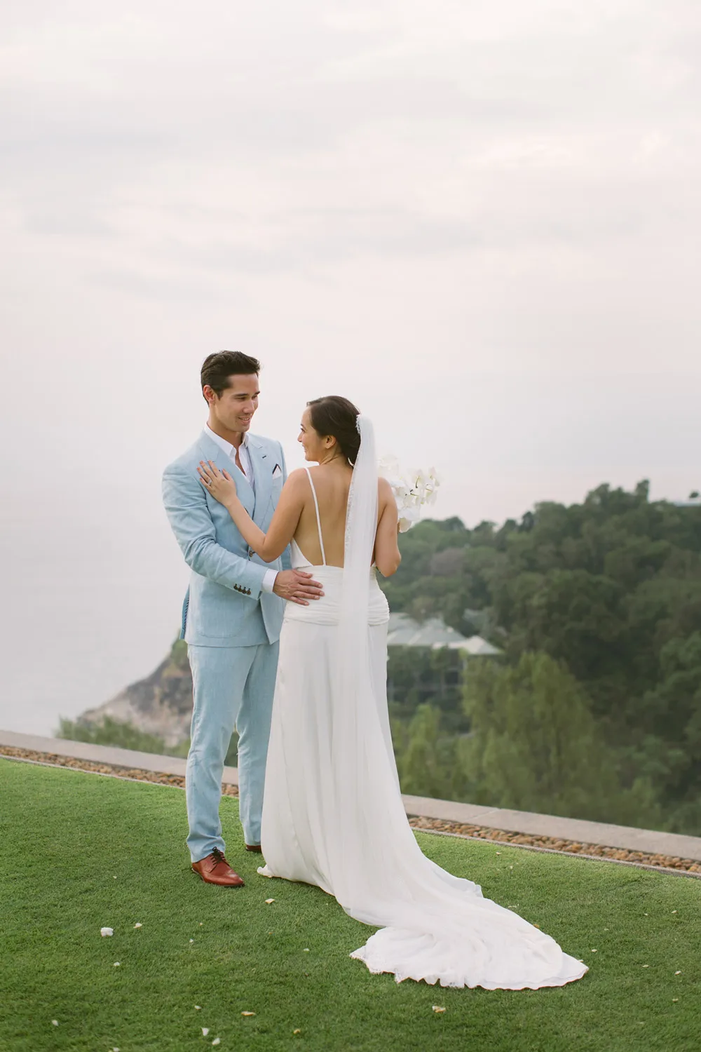 Photo by Nigel Lim Photography. theweddingnotebook.com