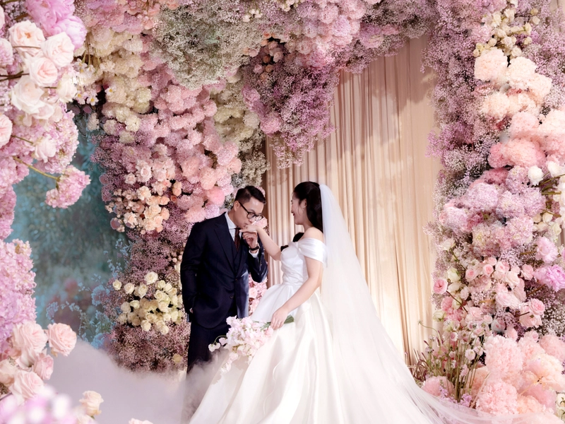 Sunset in Provence: A Grand Wedding at JW Marriott Hotel Hanoi with Cinematic Charm