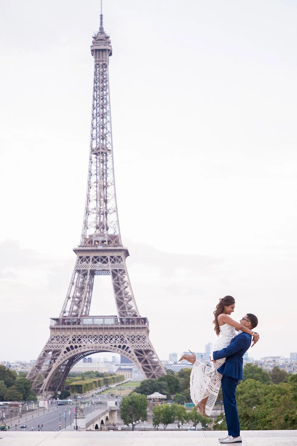 Photo by Kiss Me in Paris. theweddingnotebook.com