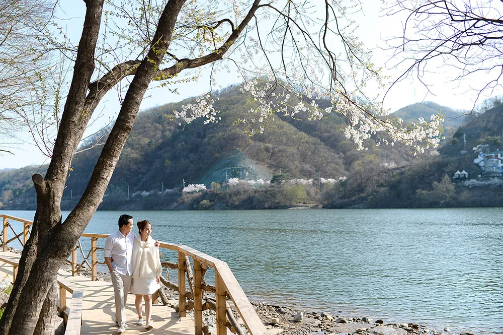 Photo by Jaja Samaniego Photography. theweddingnotebook.com