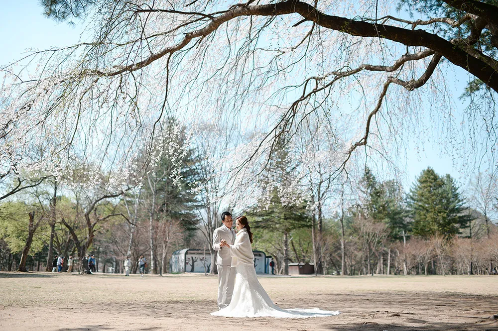 Photo by Jaja Samaniego Photography. theweddingnotebook.com