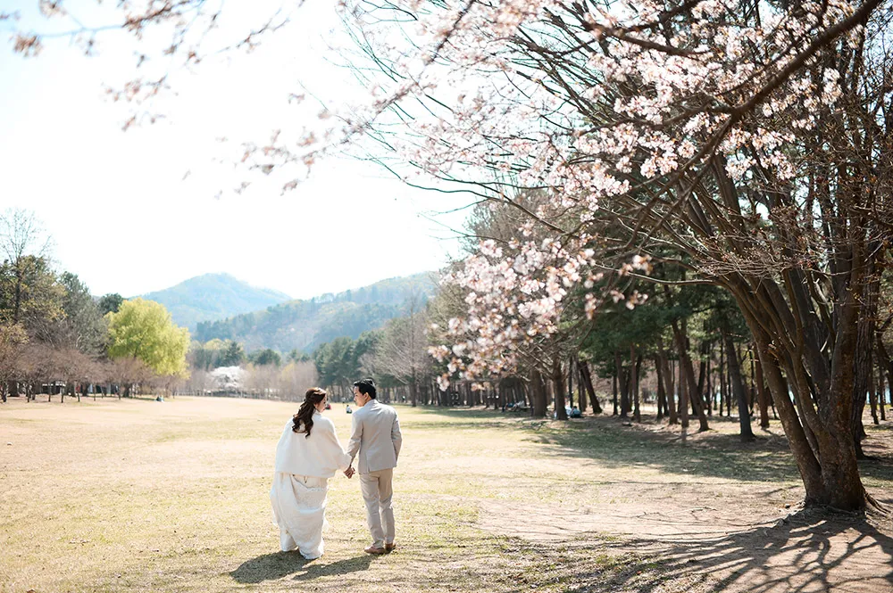 Photo by Jaja Samaniego Photography. theweddingnotebook.com