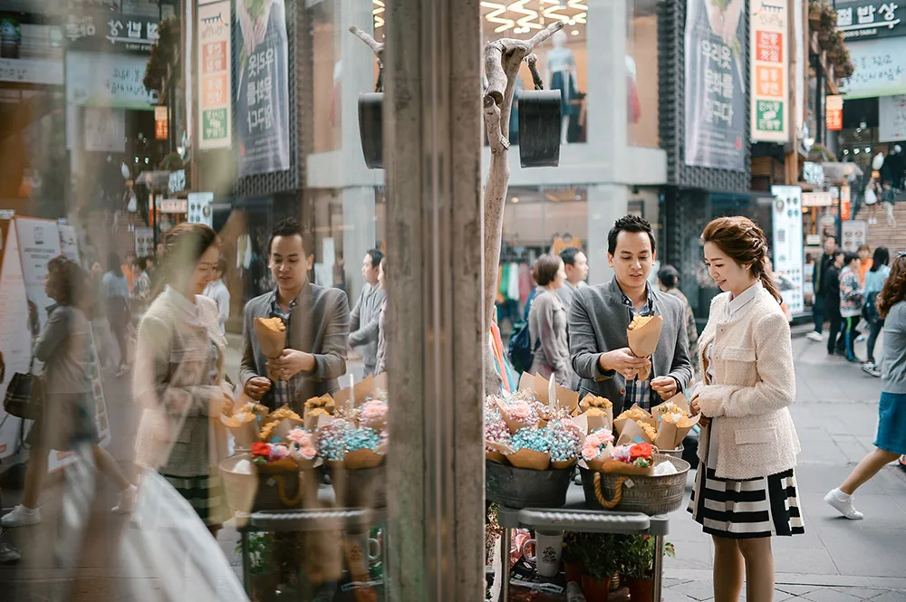 Photo by Jaja Samaniego Photography. theweddingnotebook.com