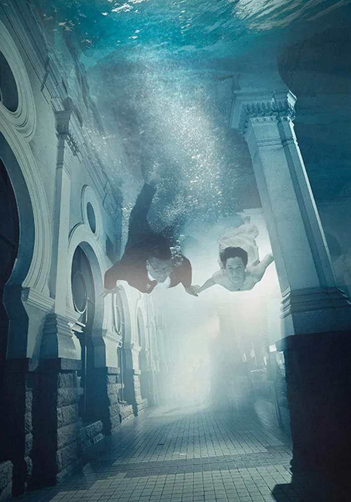 Underwater photography. Photo by Julian Oh Redd Bullets. theweddingnotebook.com
