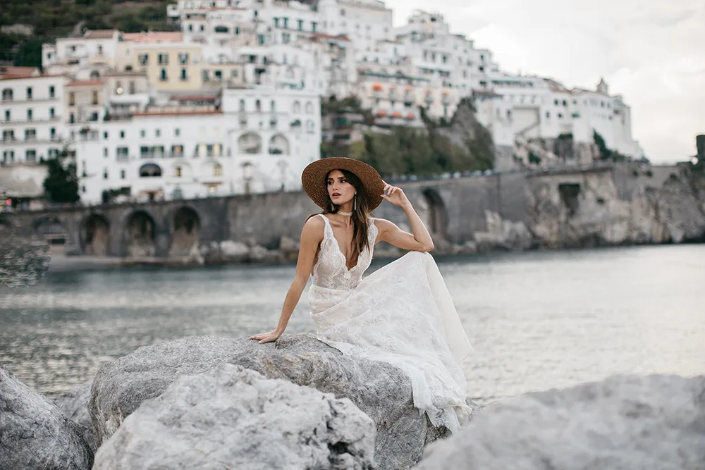 Aletta - Tara Lauren Spring 2017 Collection. theweddingnotebook.com