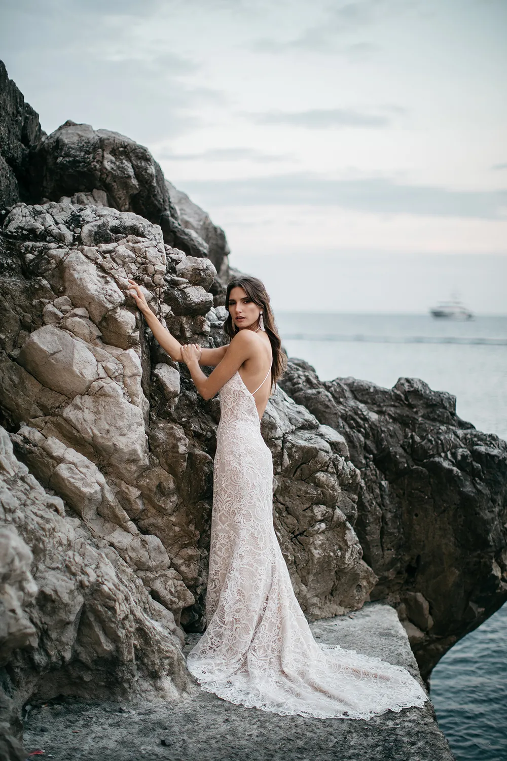 Caprice - Tara Lauren Spring 2017 Collection. theweddingnotebook.com