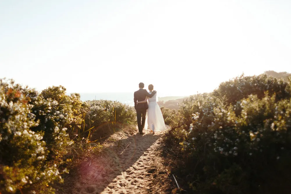 Photo by Shaun Lee. theweddingnotebook.com 