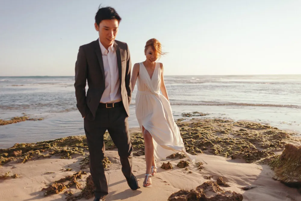 Photo by Shaun Lee. theweddingnotebook.com 