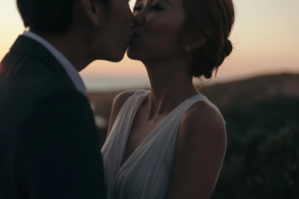 Photo by Shaun Lee. theweddingnotebook.com 